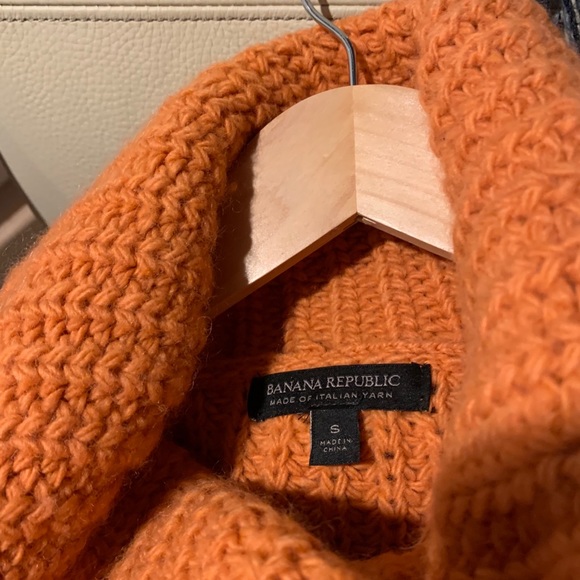 🧶 Banana Republic Chunky Knit Turtleneck Sweater - Picture 2 of 3